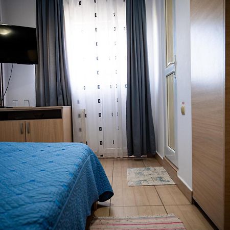 Casa La Dinamo Hotel Două Mai Eksteriør billede