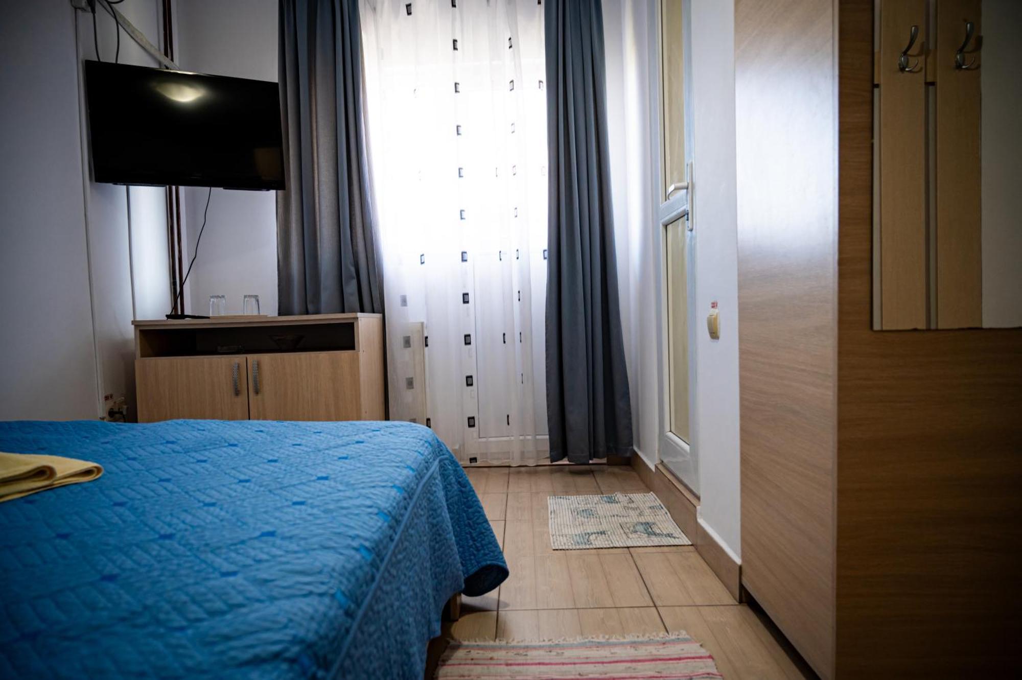 Casa La Dinamo Hotel Două Mai Eksteriør billede