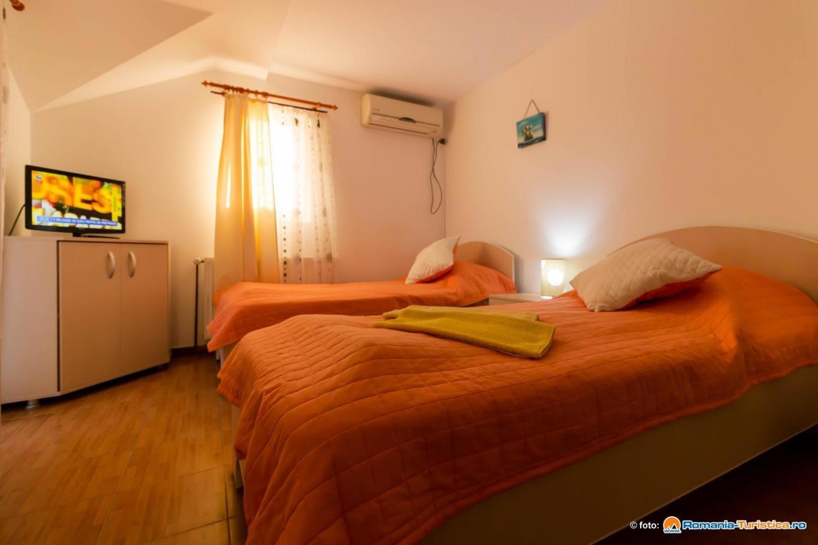 Casa La Dinamo Hotel Două Mai Eksteriør billede